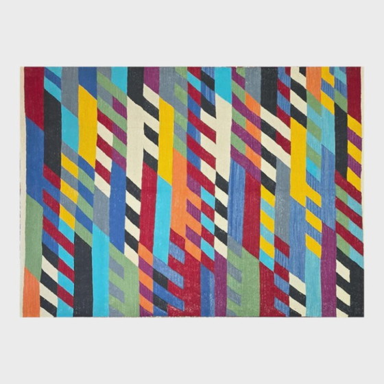 Handgeweven wollen wandtapijt van Bridget Riley Nataraja | Op Art | Wol op katoen | 96,4 × 68,9 inch (photo 6 of 9)
