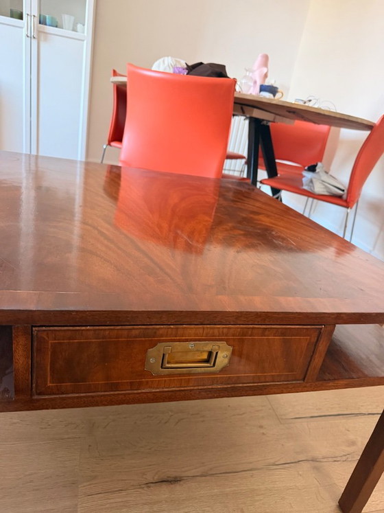 Table basse militaire vintage – Bois et laiton – Environ 100 x 100 cm – Tables basses, Wood (photo 9 of 11)