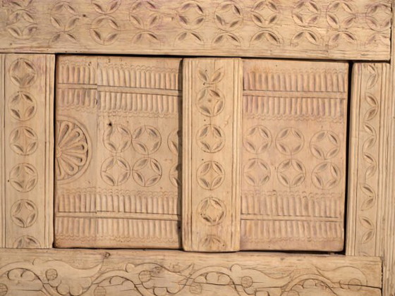 Antique carved low sideboard in fir wood – China, circa 1930 (photo 36 of 40)