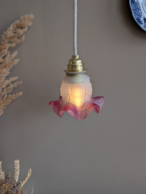 prachtige bijzondere kleine vintage hanglamp opaline rokkapje roze geruffelde rand