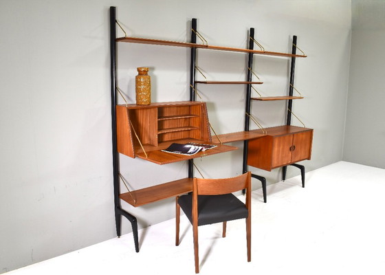 Louis Van Teeffelen Wandregal aus Teak und Messing für WEBE, Niederlande – um 1950 – Wandschrank, Wood (photo 5 of 10)