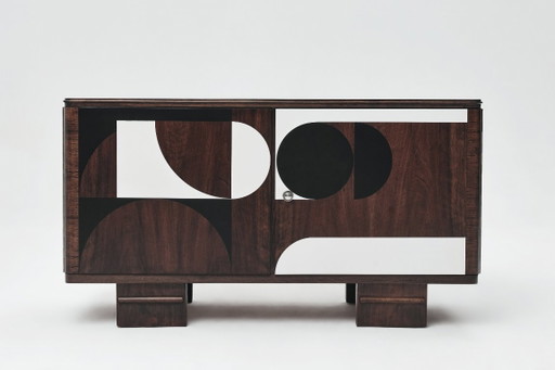 Aparador vintage de los años 50, modernista, de nogal, con estampado geométrico Op Art. – buffetkasten, Wood