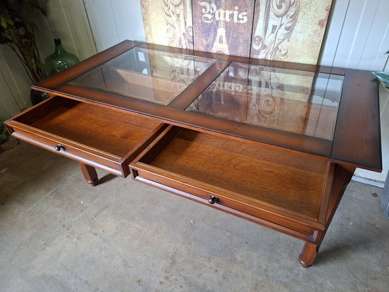 Image 1 of Tavolino espositivo classico con 2 cassetti, dimensioni: 150x75cm e altezza 80cm.