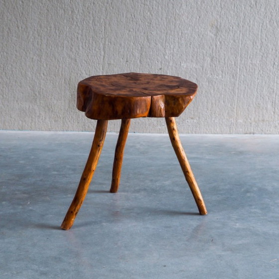 Vintage Franse bijzettafel van iepenhout in een koffer – Wood (photo 2 of 21)