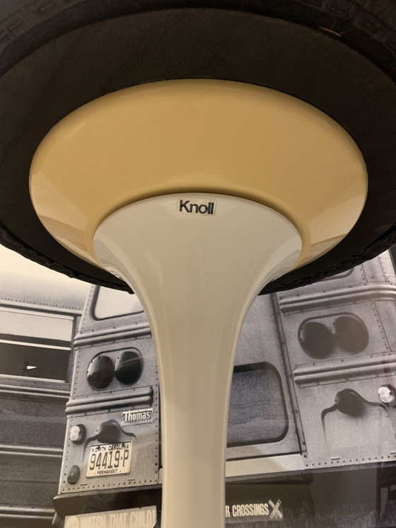 Image 1 of Sgabello Tulip di Eero Saarinen per Knoll.