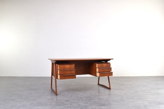 Image 1 of Scrivania esecutiva Mid-Century in teak di Svend Åge Madsen per H.P. Hansen, anni '60
