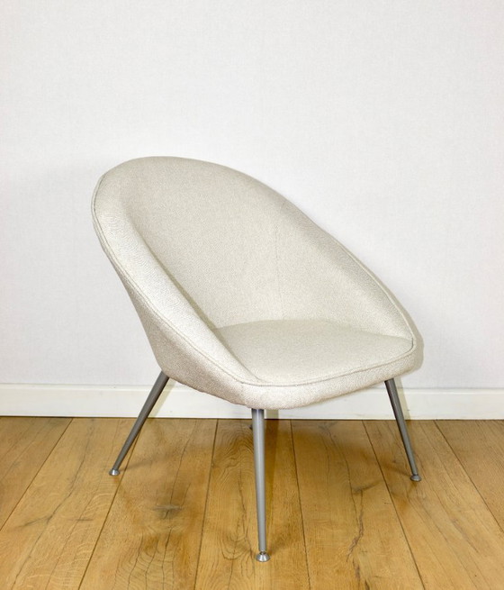 Image 1 of Beige ivory shell armchair from the 70s on grey metal legs - beautiful