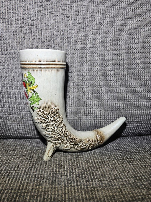 Corne à boire vintage en céramique