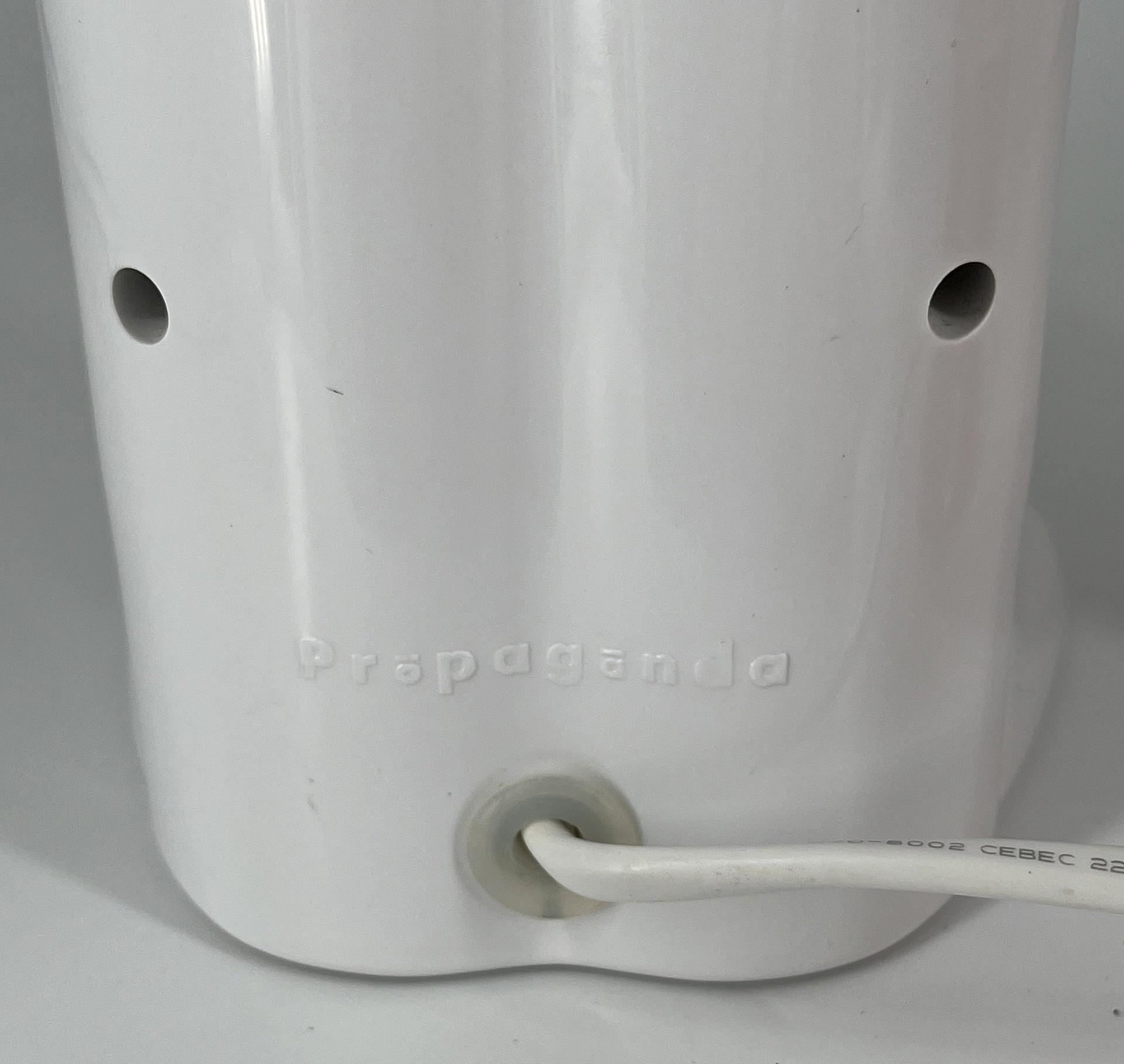 Propaganda Mr. P 'One Man Shy' Tischlampe | €75 | Whoppah