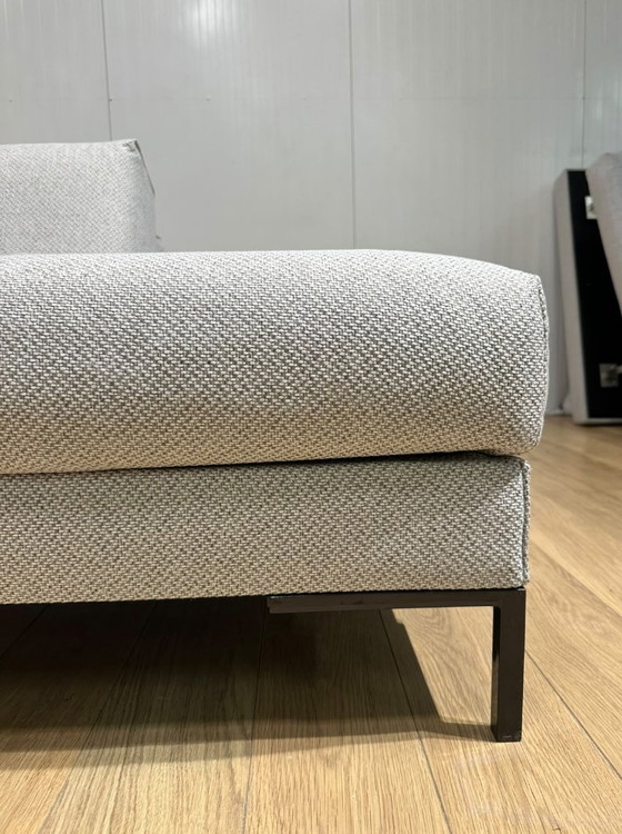 Nuovo modello disponibile in magazzino: divano angolare Aikon + garanzia. – Design on Stock, Divani angolari (photo 9 of 10)