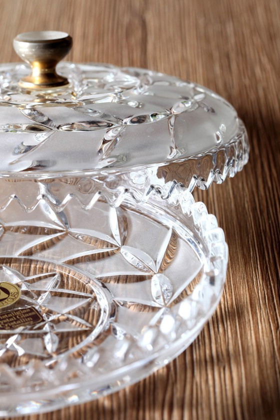 Image 1 of Walther loden kristallen schaal met deksel: Bonbonnière uit het midden van de 20e eeuw / Walther Glass / Duitsland / jaren 1960.