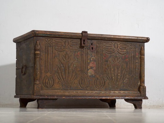 Antieke floraal gesneden kist (ca. 1820) #9 – Ladekasten (photo 17 of 40)