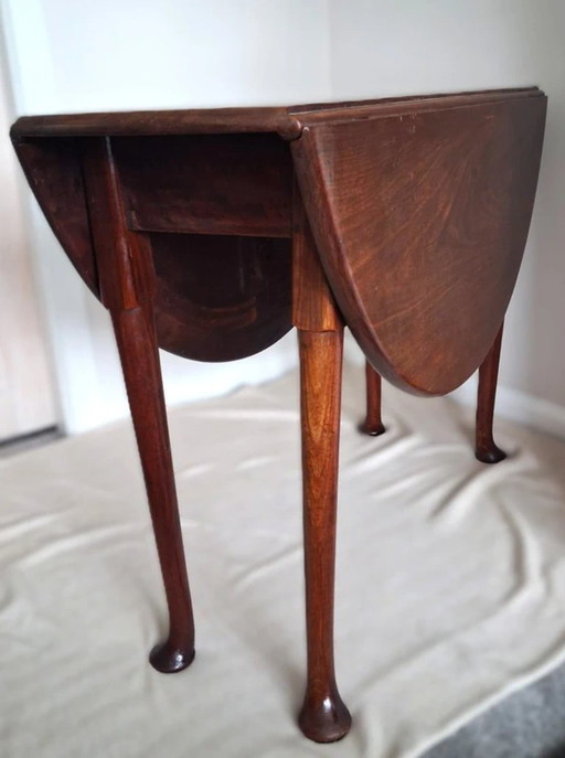 Authentic 18thc Georgian Oval Mahogany Gate-leg Drop-Leaf Dining Table / Pad Feet