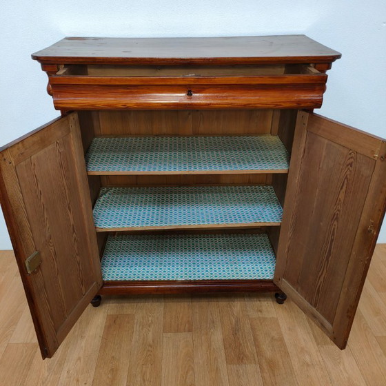 Image 1 of Antiker Biedermeier-Kleiderschrank, Wandschrank, Mädchenschrank, Kommode
