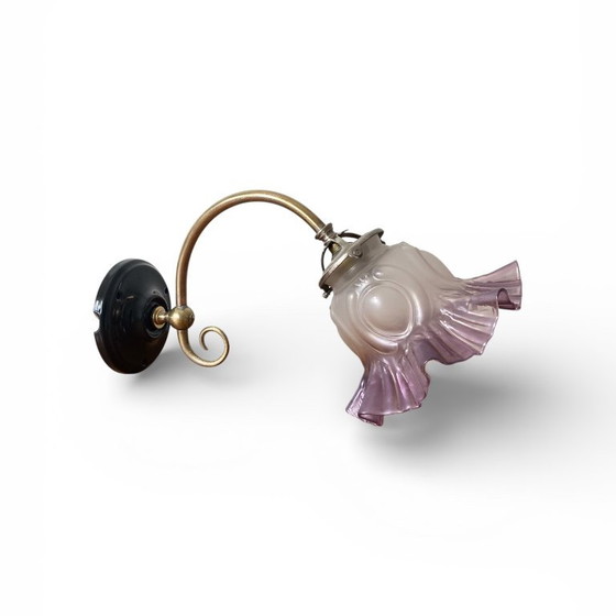Applique da parete antica in ottone a collo d'oca con paralume a tulipano in vetro viola. – Glass (photo 9 of 9)