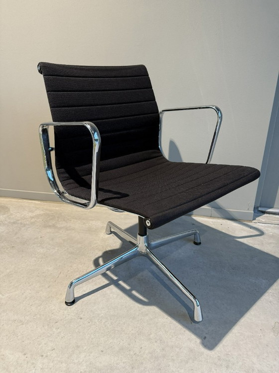 Image 1 of Vitra EA 108 hopsak