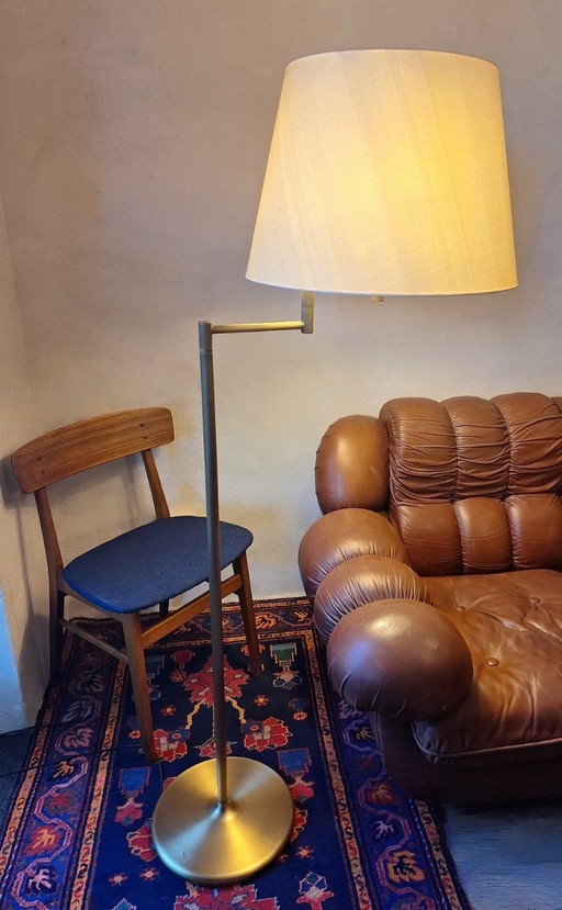 Walter von Nessen Brass Floor Lamp with Multi-Adjustable Swivel Arm and Uplight, USA 1960s