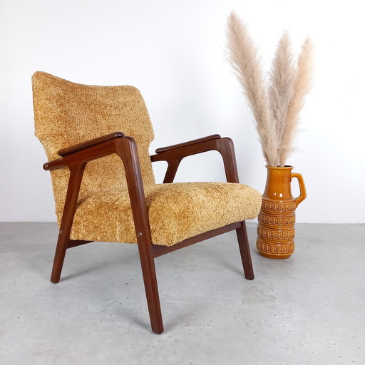 Poltrona Wingback anni '50 | restaurata | Gialla