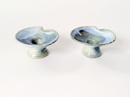 Een paar handgemaakte kandelaars van Duits studiokeramiek uit het midden van de 20e eeuw, Till Sudeck, jaren 60.