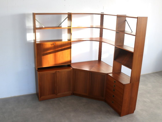 Image 1 of Mobiletto da parete/mobiletto angolare svedese d'epoca