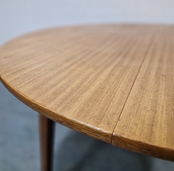 Image 1 of Bellissimo tavolo da pranzo rotondo pieghevole di metà secolo