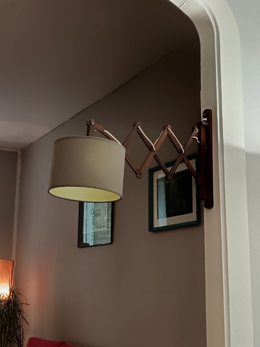 Midcentury moderne accordeonlamp in massief teakhout, 1960