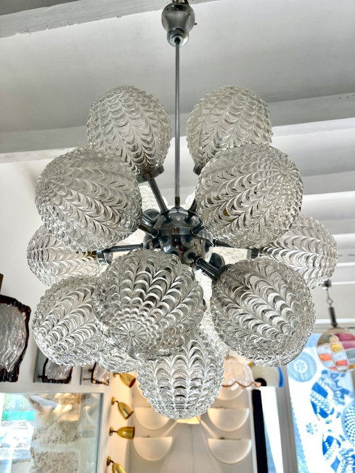 Richard Essig kroonluchter met 19 verchroomde glazen bollen, 1960
