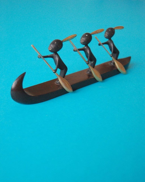 Kanufahrende afrikanische Figuren aus Bronze, Hagenauer Werkstätte, Österreich 1930