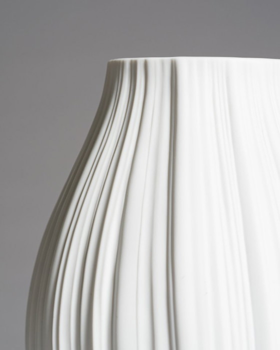 Image 1 of Martin Freyer para Rosenthal "Plissée" Bisque Porcelain Vase Duo, Alemania 1968