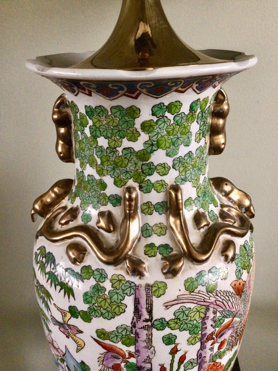 Image 1 of Grote Mid Century Chinese Family Rose Tafellamp Hoogte 76 cm 