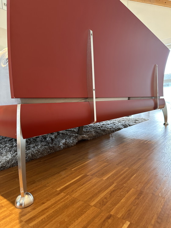 Image 1 of Letto 180 x 200 in legno massello con piedini in acciaio inox e rete a doghe.