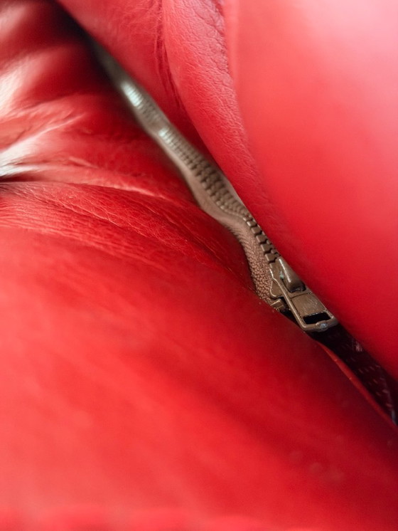 Image 1 of Paire de Chauffeuses Lounge Pivotantes en Cuir Rouge – Roche Bobois (Années 70/80)