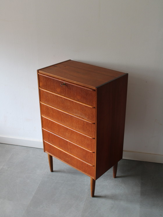 Image 1 of Vintage Deense smalle ladekast in teak 