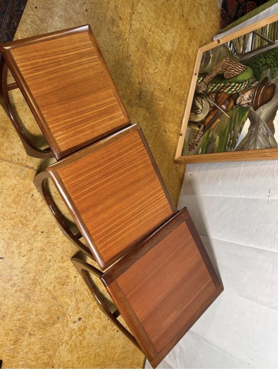 Image 1 of Tables gigognes en teck vintage rétro du milieu du siècle par GPlan 1960 Danish Deaign