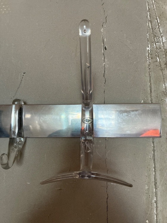 Perchero Kartell (60 cm) de Alberto Meda – Plexiglass, Plastic (photo 7 of 8)