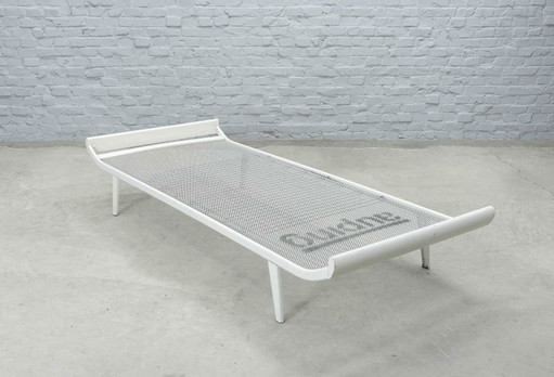 Weiß Cleopatra-Sofa/Tagesbett, entworfen für Auping von AR Cordemeijer. Niederlande, 1950er Jahre.