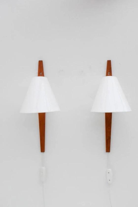 Mid-century moderne Zweedse wandlampen in teak van Uno & Östen Kristiansson voor Luxus, 1975, set van 2 (photo 11 of 21)
