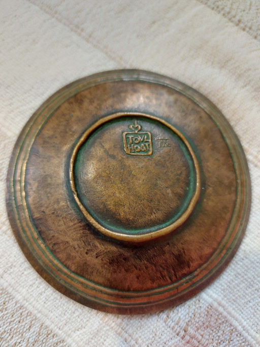 Bronze dish