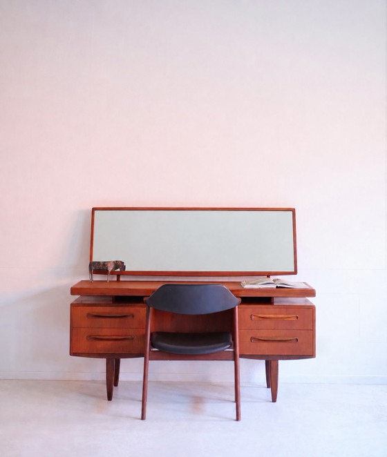 Tocador/escritorio G-Plan, Victor Wilkins, década de 1960. – Wood (photo 9 of 9)