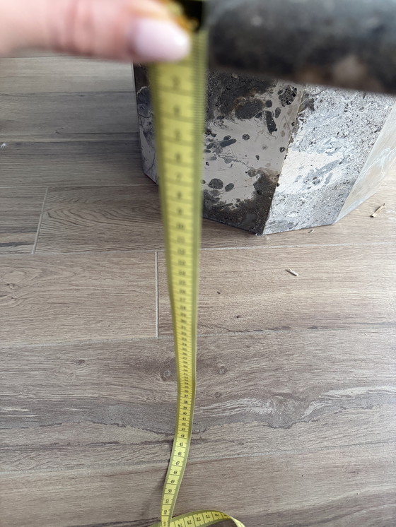 Image 1 of Table basse vintage ronde pierre fossile (marbre)