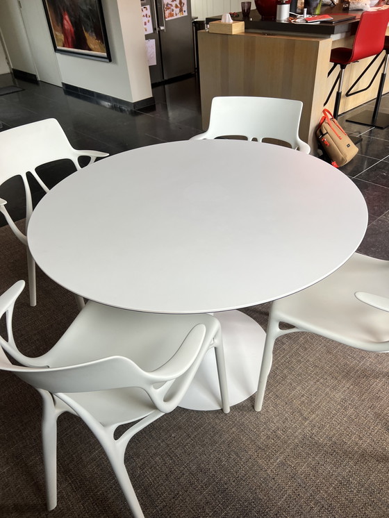 Image 1 of Set of Sovet Italia design table and 4 Kartell chairs by Philippe Starck