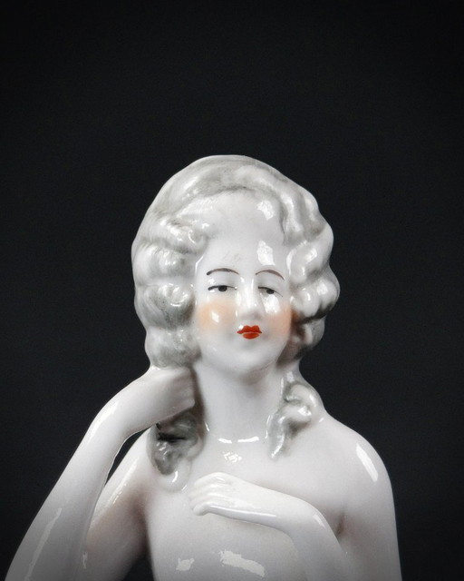 Half-Doll demi-figurine Marie-Antoinette en porcelaine Allemande XXème
