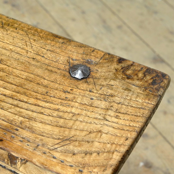 Image 1 of Oak coffee table, circa 1820