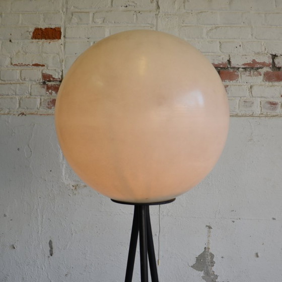 Image 1 of 1x tripod floor light