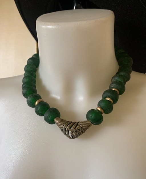 Krobo Ghana Beaded Necklace - Brass Pendant. Acquired in the 1990s – cadeaus, Glass