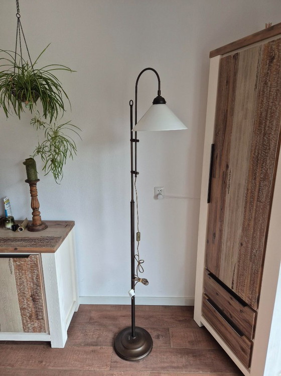 Lampada da terra - Lampada a stelo - Vetro opalino - Berliner - 1 Paralume. – Lampade da terra, Metallo (photo 4 of 15)