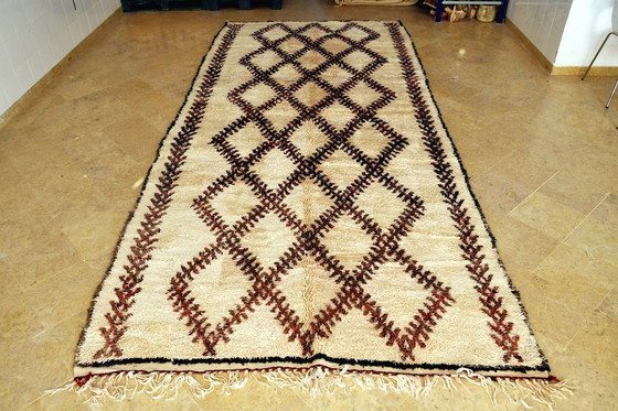 Image 1 of Tapis Marmoucha Marocain Vintage - Crème et Rouge - 405 x 185 cm