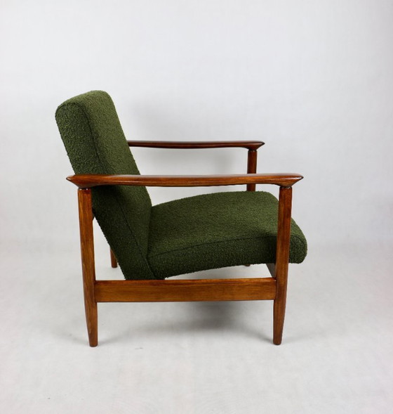 Image 1 of Fauteuil GFM-142, design d'Edmund Homa des années 70, en bouclé vert olive - 2 pièces