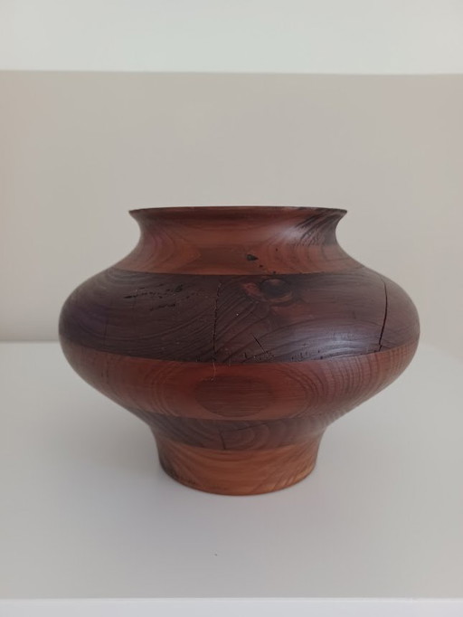 Mid Century Vase en bois massif fait à la main