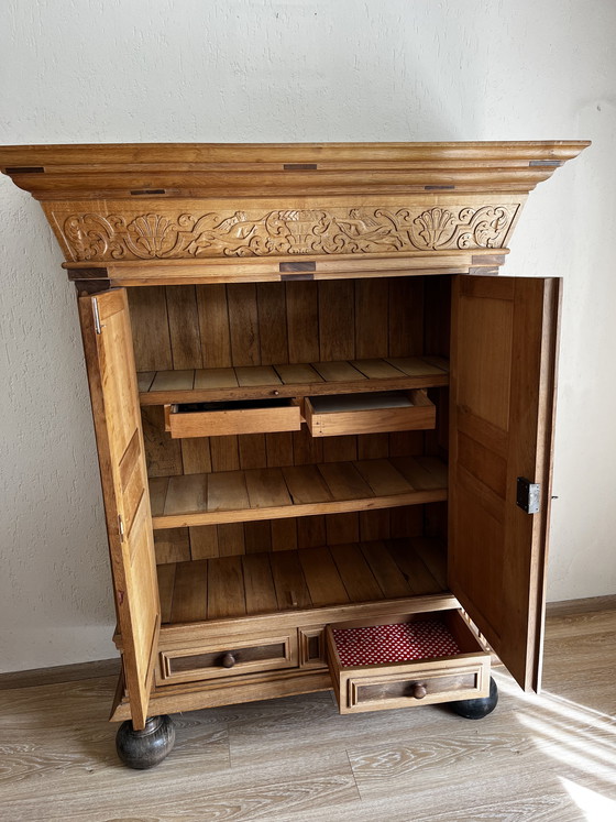 Image 1 of Antiguo mueble con cojines de Gelderland